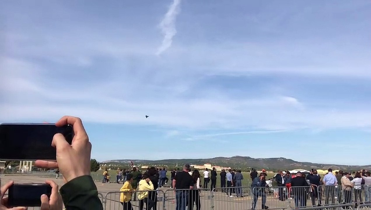 Armée de l’air : démonstration du rafale  solo display