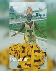 Admirez cette tenue traditionnelle resplendissante sur-mesure. Une vraie princesse !