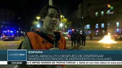 Policía intenta dispersar nueva protesta de independentistas catalanes