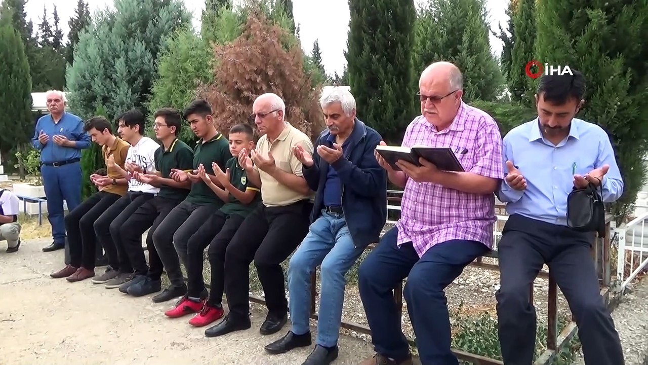 Edebiyatın ‘Beyaz Kartal’ı Bahattin Karakoç dualarla anıldı