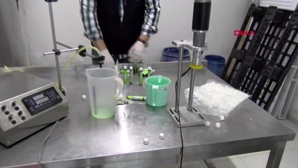 Beylikdüzü'nde kaçak vücut geliştirme ilacı imalathanesine baskın