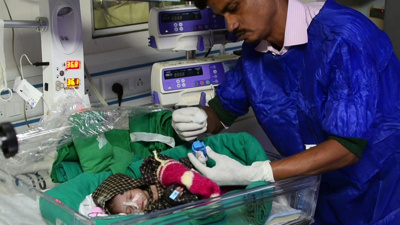 Lebendig begraben: Baby in Indien geht es besser