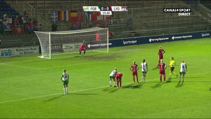 Ouverture du score d'Ada Hegerberg pour l'OL sur penalty