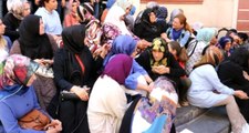 Öldürülen kadın teröristin annesinden HDP önünde oturma eylemi yapan ailelere çağrı: Vazgeçmesinler