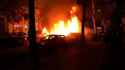 Coches ardiendo en Barcelona