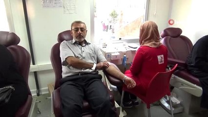Mehmetçik için Türk ve Suriyeliler kan bağış rekoru kırdı