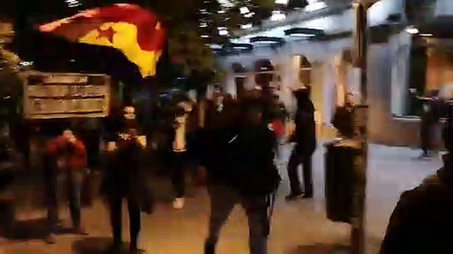 Enfrentamientos entre policía y manifestantes frente al Congreso de los Diputados
