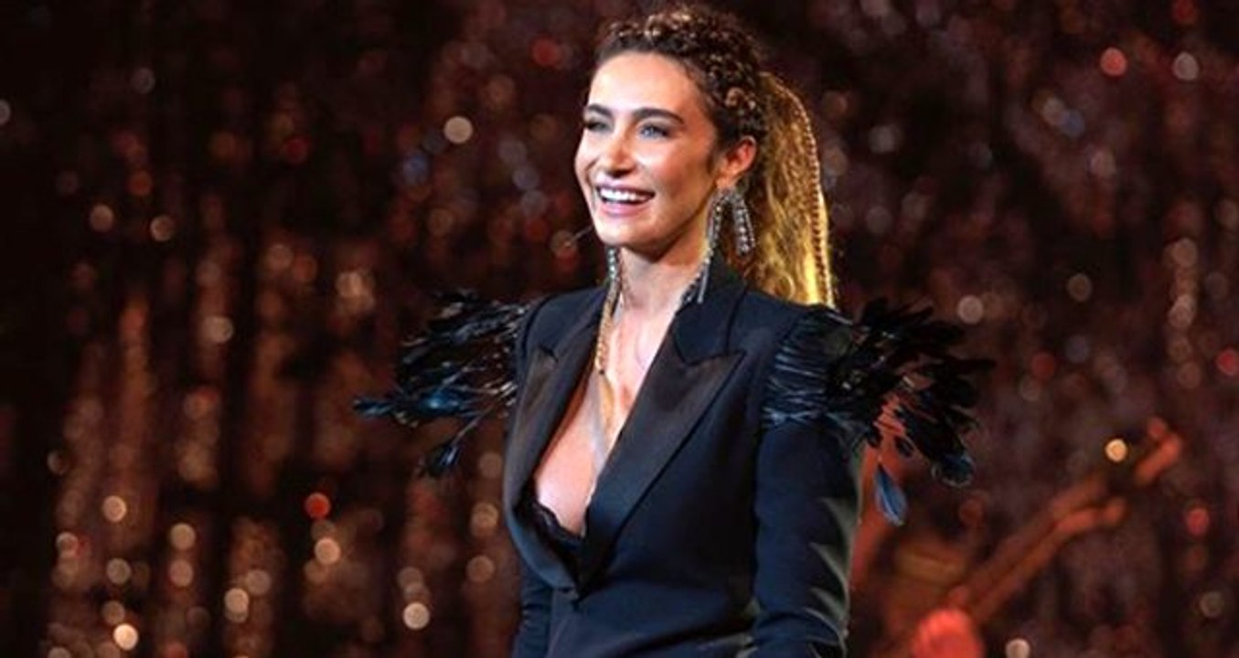 Sıla Gençoğlu salaş kıyafetleri ve makyajsız haliyle sevenlerini hayal kırıklığına uğrattı