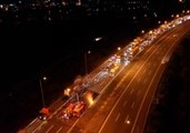 TEM'de dorsesi yanan ip yüklü tır otoyolu trafiğe kapattı