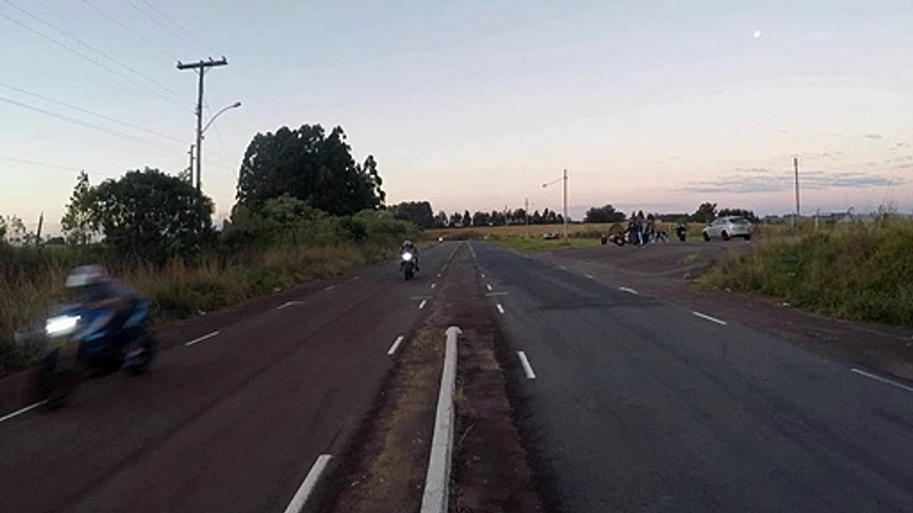 SRAD 750 x GSR 750 (200m)