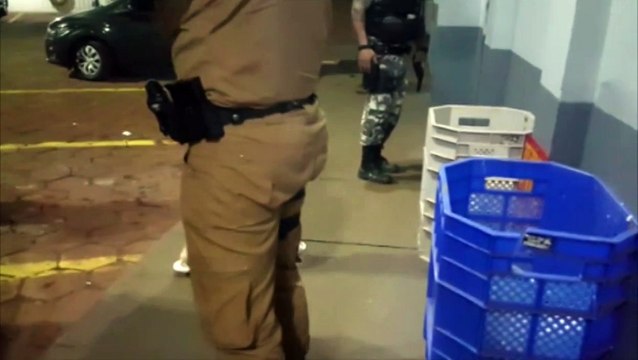 Revólver e simulacro são apreendido pelo Pelotão de Choque; Dois são detidos