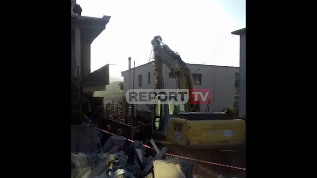 Report TV - Projekti i Unazës së Re/ Shembet banesa e dytë në Shkozë