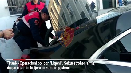 Ora News - Lëvizte me thikë me vete, me kokainë dhe kanabis, "Liqeni" kap të dyshuarin në Tiranë