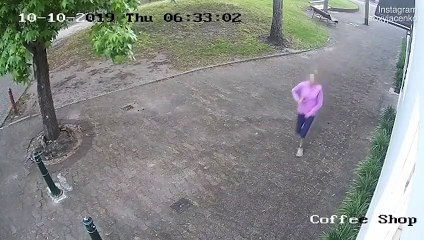 Mulher é apanhada a "desentupir intestino" na rua durante corridas matinais