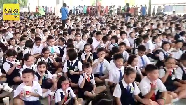 雪蒲种益智华小3245学生 集体刷牙列纪录大全