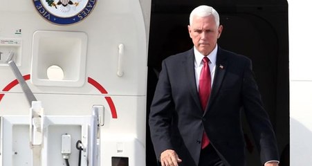 Türkiye'ye iniş yapan Mike Pence'in gergin yüz ifadesi dikkat çekti