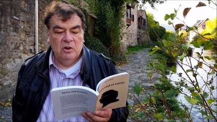 Yann Dilt lit un poème à Thann