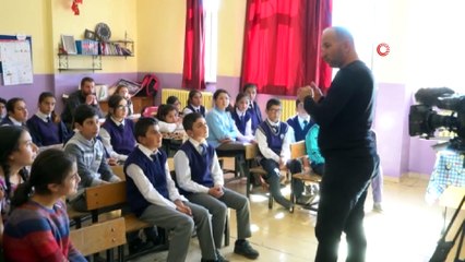 Köy çocukları kamera ile böyle tanıştı