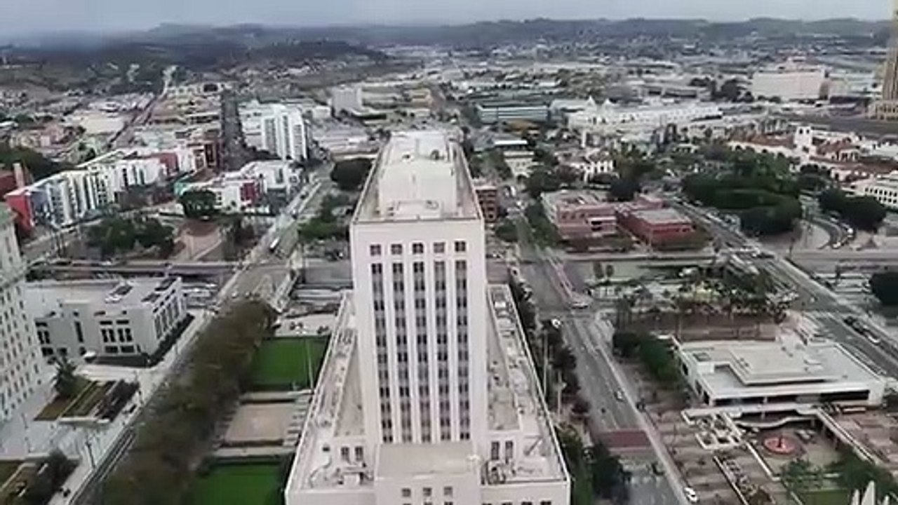 View downtown Los Angeles from the Los Angeles City Hall