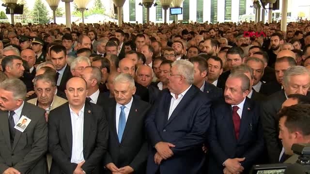 Mhp genel başkan yardımcısı semih yalçın'ın oğlu ilteber yalçın'nın cenaze töreni -1