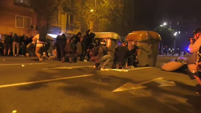 Las técnicas de los radicales que por primera vez buscan el enfrentamiento cuerpo a cuerpo con los Mossos