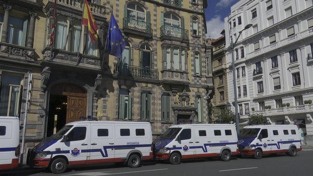 La Ertzaintza, ante la Subdelegación del Gobierno en Bilbao