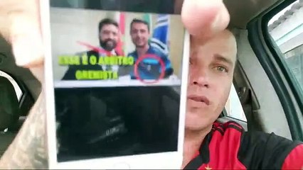 Árbitro que prejudicou o Flamengo e vai ser o responsável pelo VAR no jogo contra o Grêmio, aparece