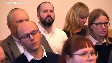 شاهد: محاكمة نازي يبلغ من العمر 93 عاما متهم بقتل 5280 في الحرب العالمية