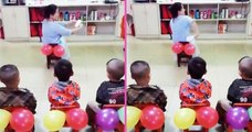 La vidéo d'une maîtresse qui enseigne aux enfants comment s'essuyer les fesses à l'aide de ballons gonflables fait le buzz sur Twitter