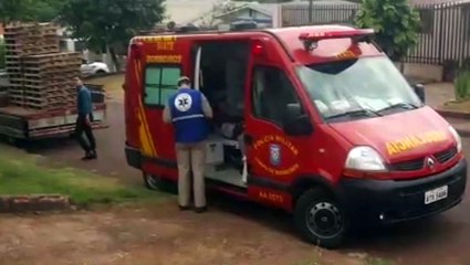 Homem fica ferido ao cair de caminhonete no Universitário