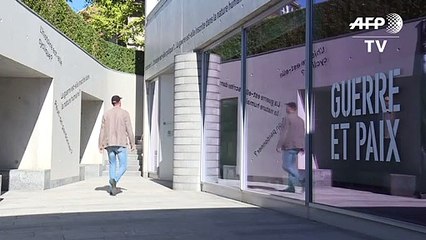 معرض في جنيف يبرز صراع الإنسان بين الحرب والسلام