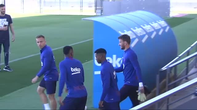 El Barça ya entrena con todos sus internacionales