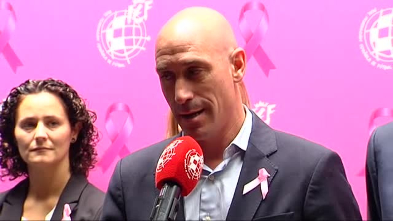 Rubiales: "Quiero dar las gracias a estas mujeres magnificas, valientes y preparadas que son élite cada una en su campo"