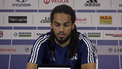 OL - Denayer sur Garcia : "Un coach qui apporte son propre style"