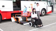 휠체어 타고 고속버스 여행!...첫 시범 운행 / YTN