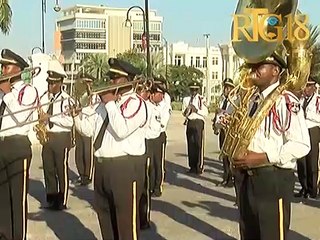 Скачать видео: Le Président Jovenel Moïse dépose une gerbe de fleurs aux pieds  du monument Jn-Jacques Dessalines