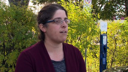 Des bornes de recharge réservées aux employés dans des lieux publics