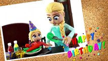 LA GRAN HABITACIÓN DE GOMINOLAS DE LA PRINCESA ELSA  Dibujos Animados Infantiles Con Play Doh
