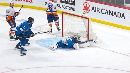 Connor Hellebuyck denies Wahlstrom his first NHL goal