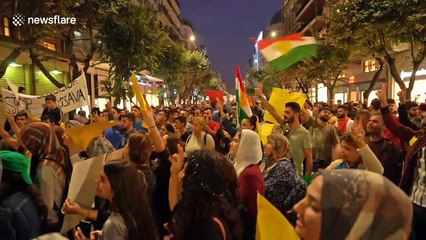 Video herunterladen: Hundreds of Kurdish protesters rally outside US consulate in Thessaloniki, Greece