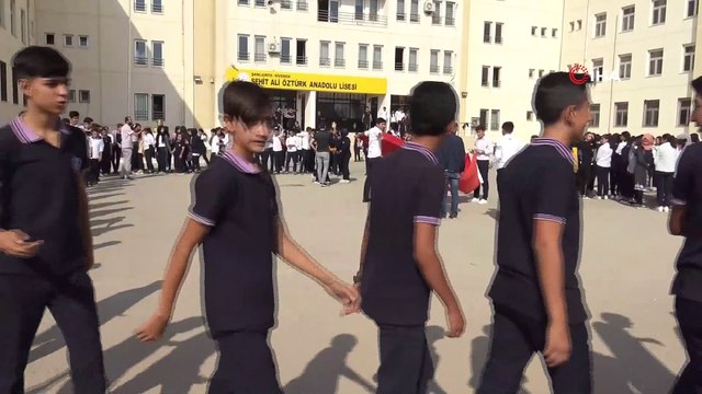 700 öğrenciden Mehmetçiğe ay yıldızlı destek