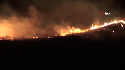 Atlama kuleleri arkasında korkutan yangın