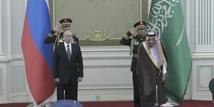 L'hymne russe massacré par l'Arabie Saoudite (Quotidien) - ZAPPING ACTU HEBDO DU 18/10/2019