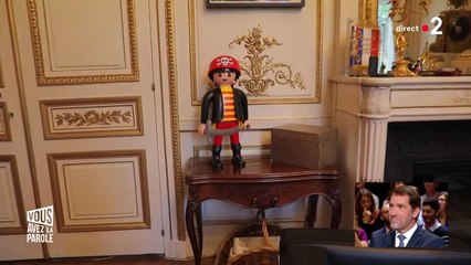 Christophe Castaner au bord des larmes en évoquant sa mère