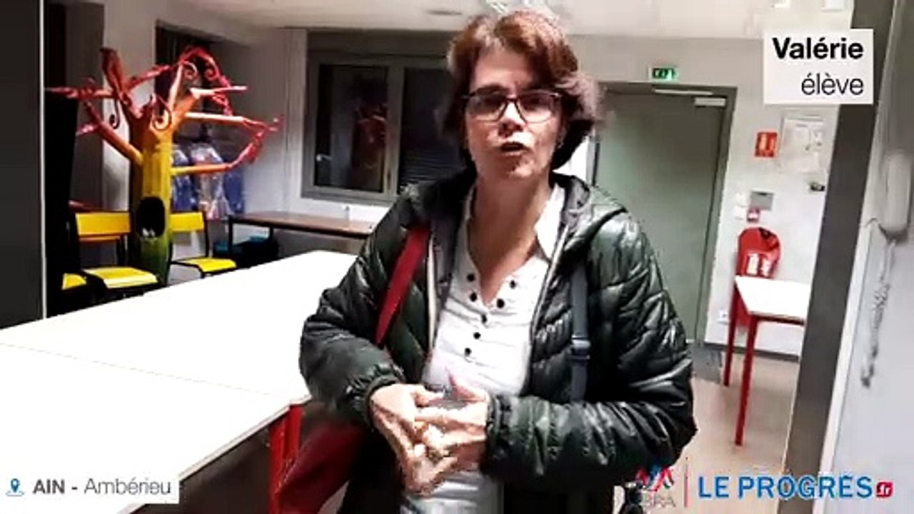 Cours de langue des signes à la MJC d'Amberieu