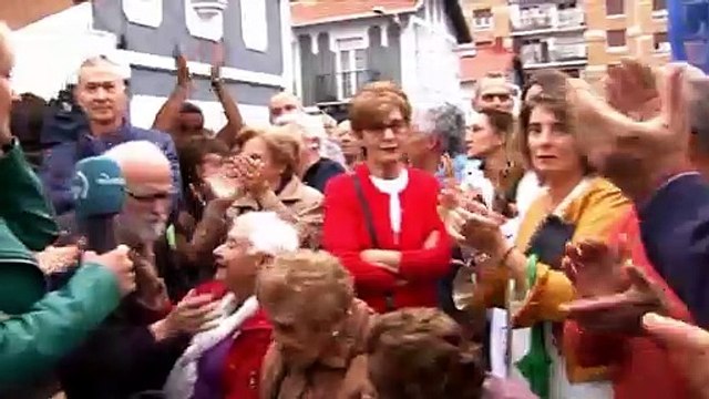 Una manifestación vecinal logra expulsar a unos okupas de la casa de una anciana