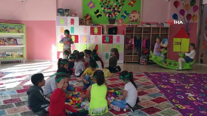 Minik komandolardan Mehmetçiklere selam