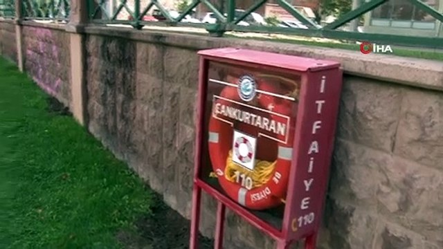 Yabancı uyruklu anne ve kız Porsuk Çayı'na düştü