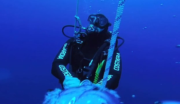 Naufragio Lampedusa, sommozzatori Guardia Costiera cercano corpi delle vittime (18.10.19)