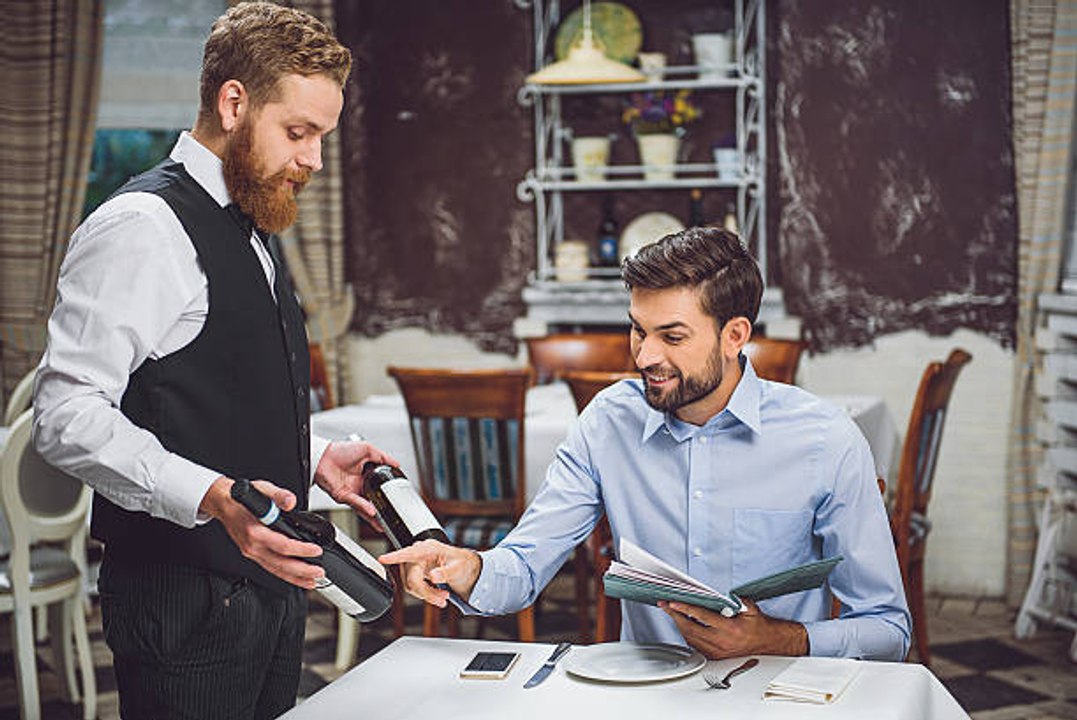 Tricks, mit denen Restaurants uns dazu bringen, mehr Geld auszugeben